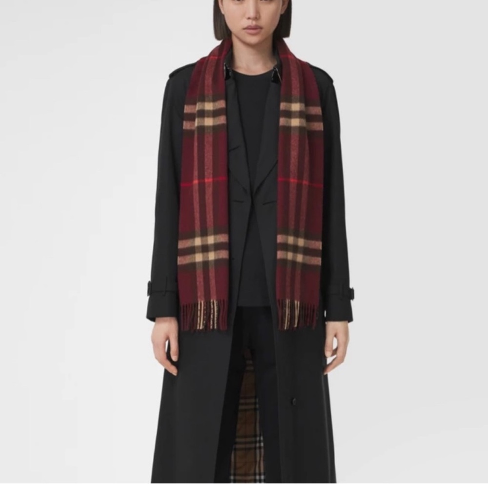 Vintage Cashmere Burberry Scarf burgundy red wine, plaid 🍷 - Picture 2 of 6